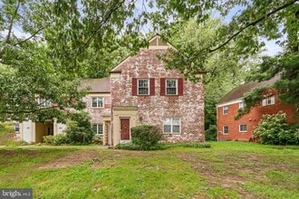 Building Photo - 1134 Valley Dr