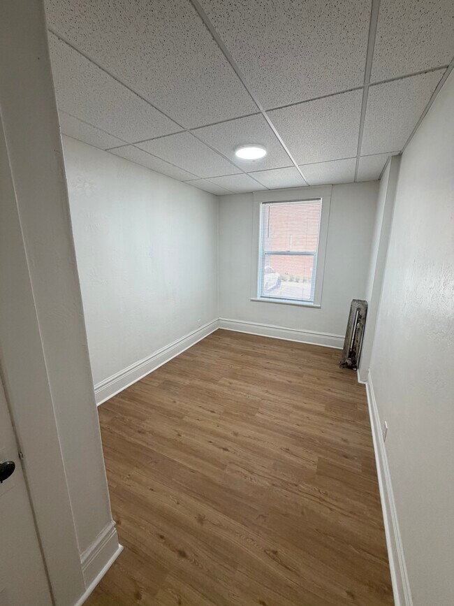 Bedroom - 251 E Broadway