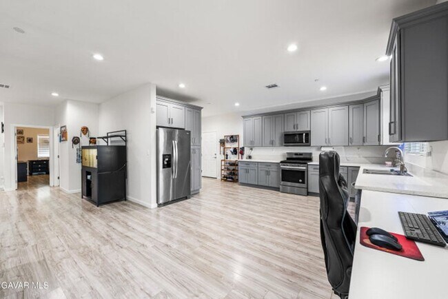 Building Photo - 4Bdrm+Bonus Can Be a 5th Bdrm, 2.5 Bath Home Available Now...$2500 Monthly Rent