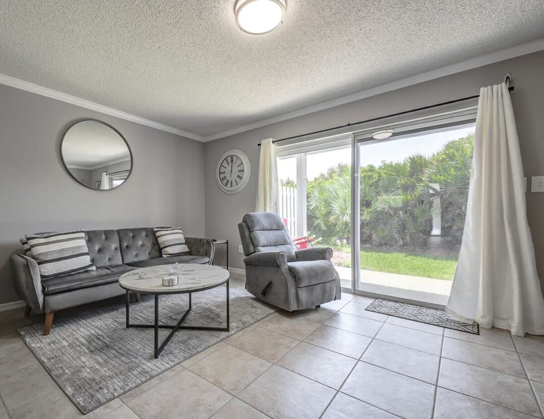 Foto principal - 603 Shorewood Dr