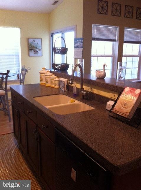 Foto del edificio - 2400 Dominion Dr