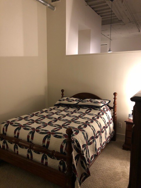 Foto del edificio - 1215 W 10th St