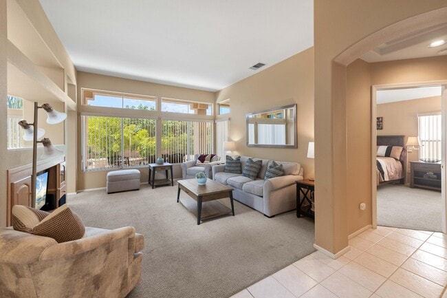 Foto del edificio - 78975 Champagne Ln