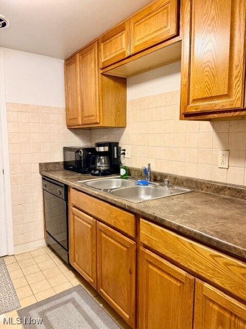 Foto del edificio - 6930 Carriage Hill Dr