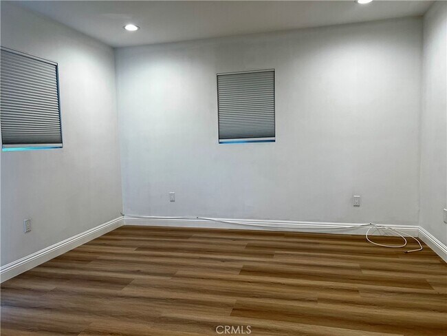 Foto del edificio - 4921 Persimmon Ave