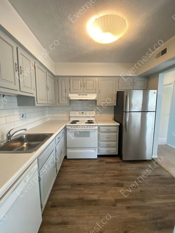 Primary Photo - 5285 Portland St