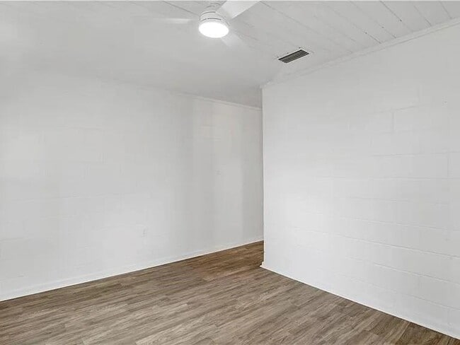 Building Photo - 956 Conti St