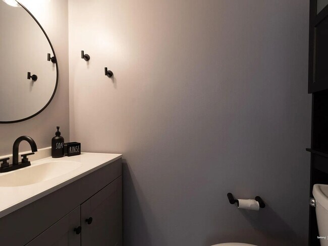 Foto del edificio - 7708 Kelley Ct