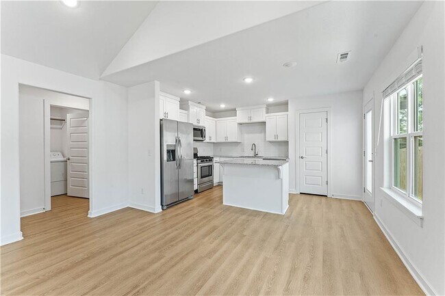 Building Photo - 5943 W Holdcroft Dr