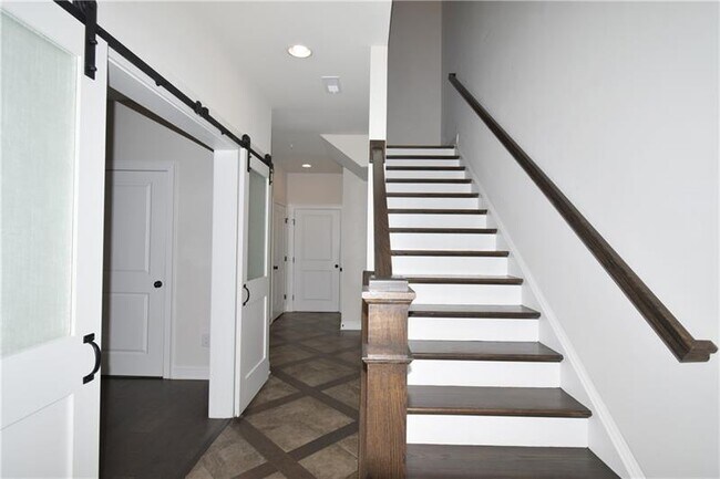 Building Photo - 155 Martin Run