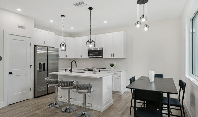 Foto del edificio - 12236 Land St
