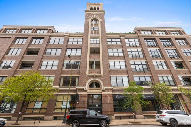Building Photo - 1000 W Washington Blvd