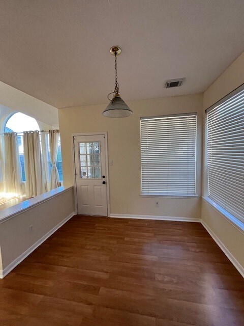 Foto del edificio - 12211 Meadow Park Ct