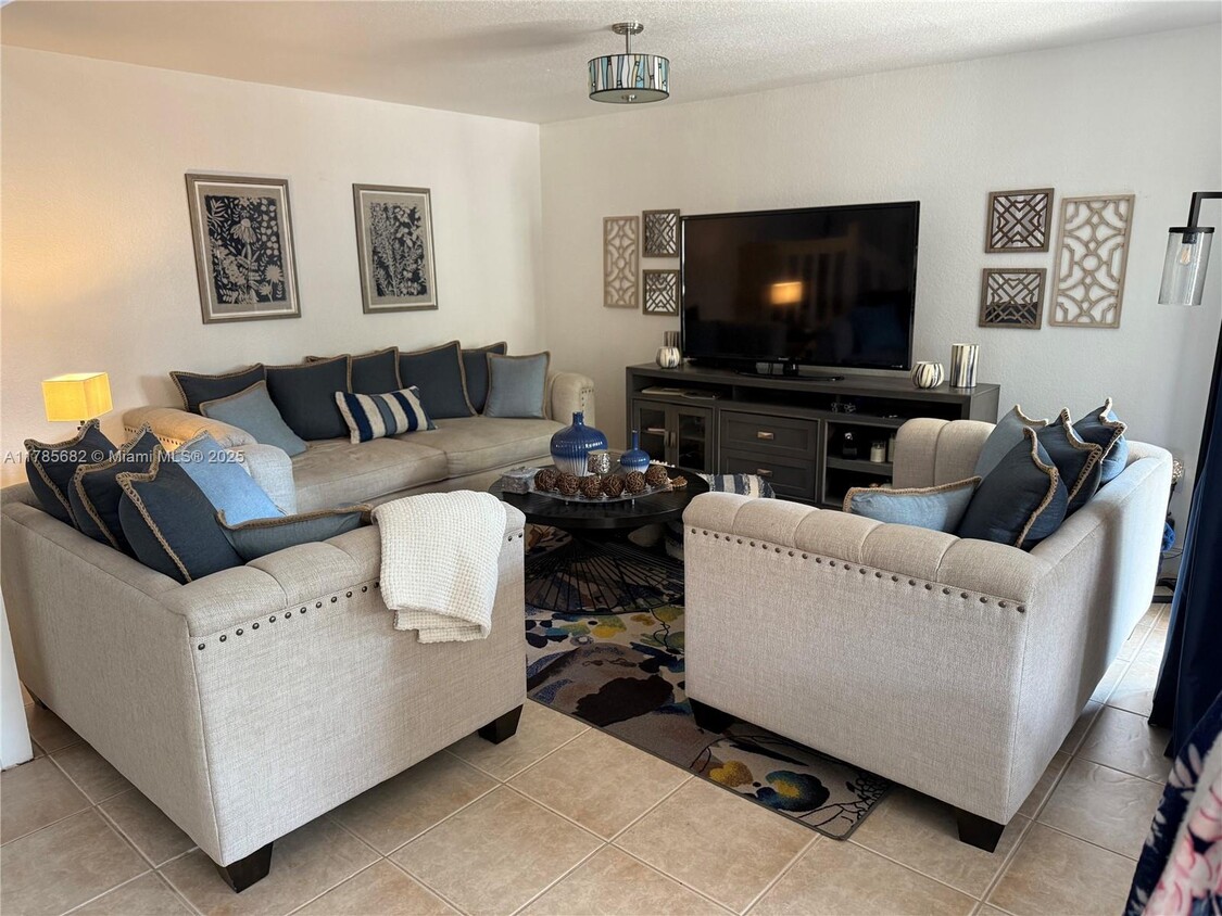 Primary Photo - 11332 SW 133rd Ct