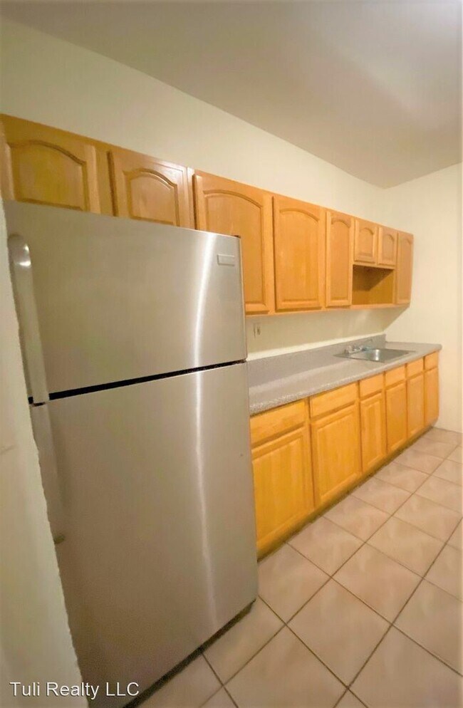 Building Photo - 3 br, 1 bath Apartment - 4536 Park Avenue ...