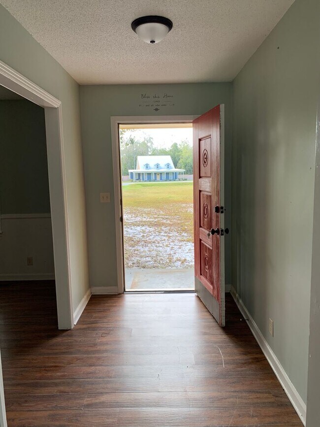 Building Photo - 3 Bedrrom 2 Bath Home Located in Lake Park, GA