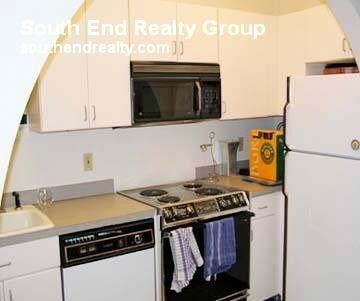 Building Photo - Rutland Sq-Great 1 bed, w/laundry, deck,