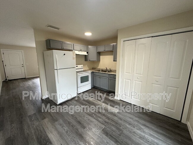 Building Photo - 453 Beech Ave