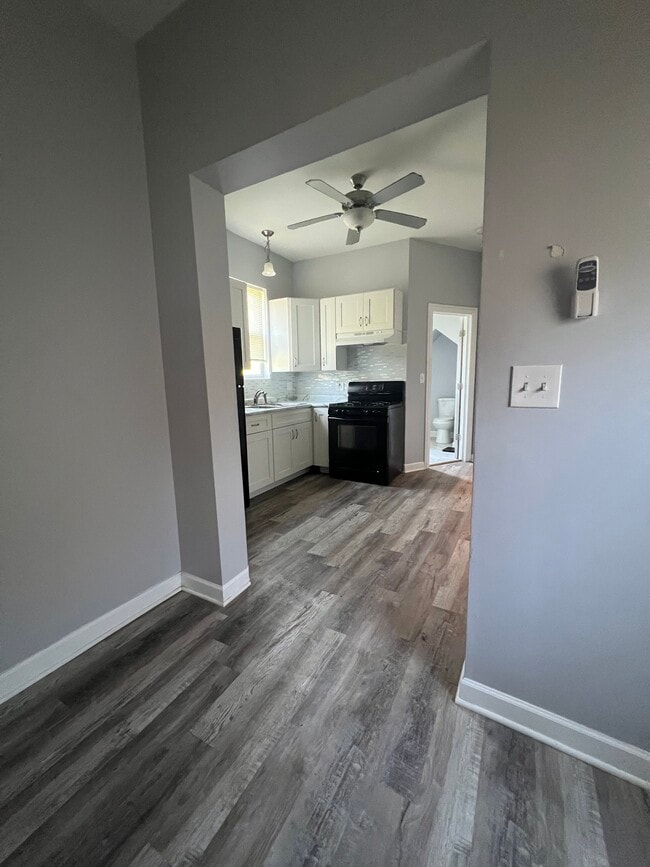 Building Photo - 8632 S Sangamon St