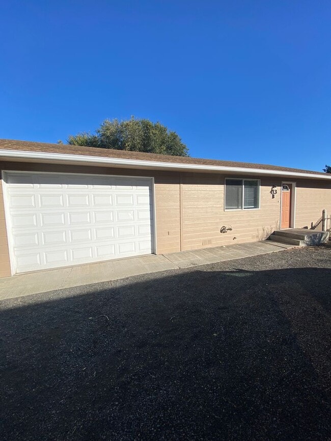 Building Photo - Beks413 (CWP)