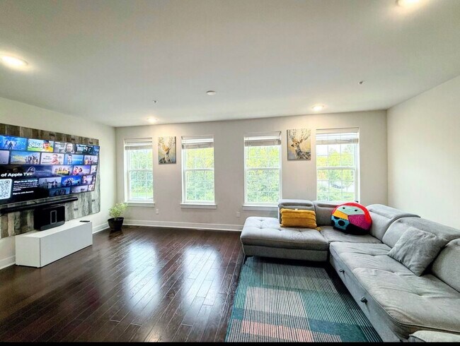 Foto del edificio - 119 Livingston Ln