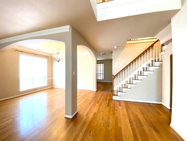 Building Photo - 5909 Back Bay Ln