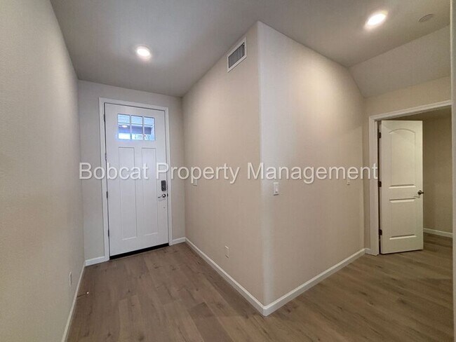 Foto del edificio - 852 Furlong Dr