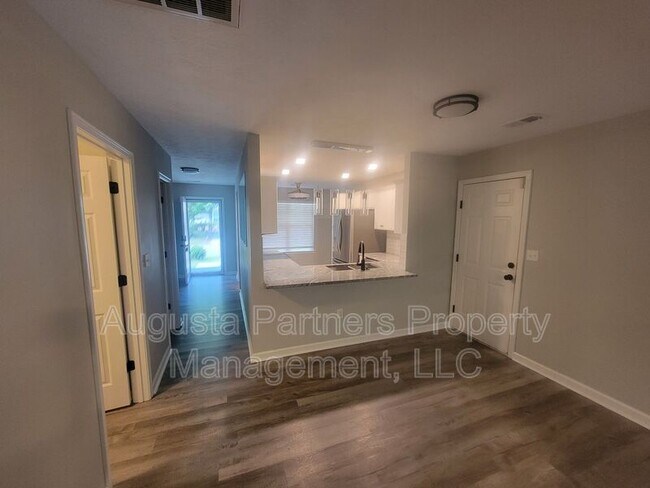 Building Photo - 1209 Bison Way