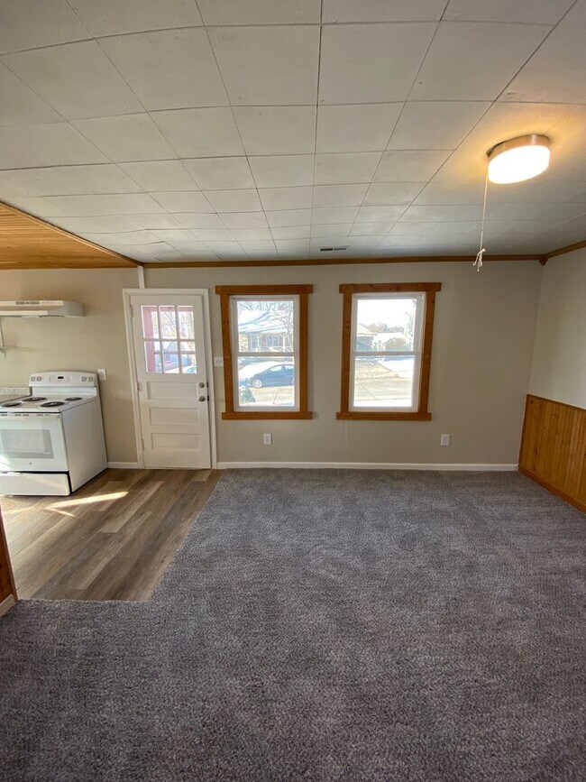 Foto del edificio - Updated 2 Bedroom 1 Bath