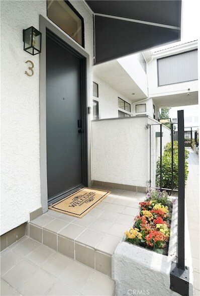 Foto del edificio - 14025 Riverside Dr