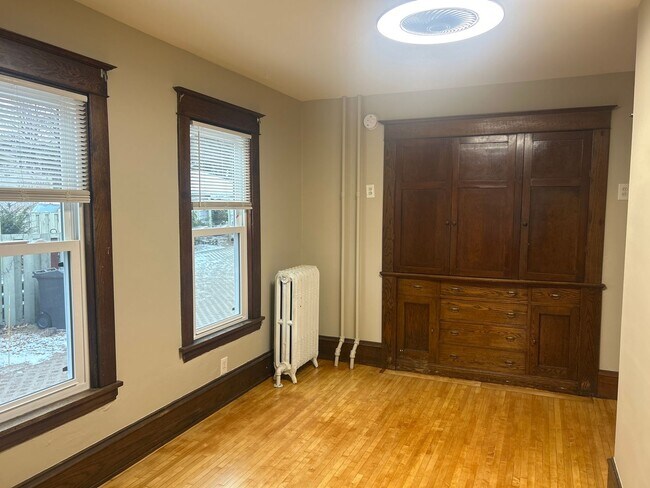 Foto del edificio - 1094 13th Ave SE