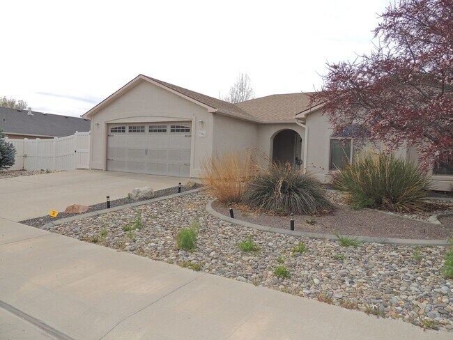Foto del edificio - 2866 Fall Creek Dr