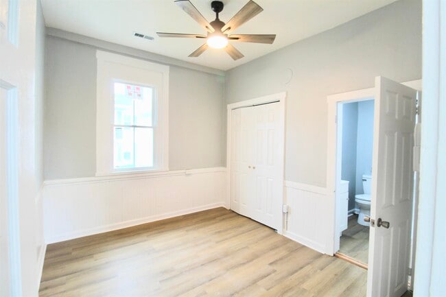 Building Photo - 209 E Spotswood Ave