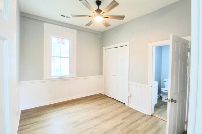 Foto del edificio - 209 E Spotswood Ave