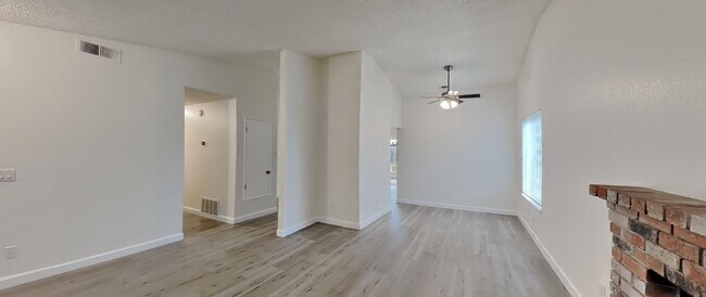Foto del edificio - Freshly Remodeled 4/2 House in Oakley Available Now!
