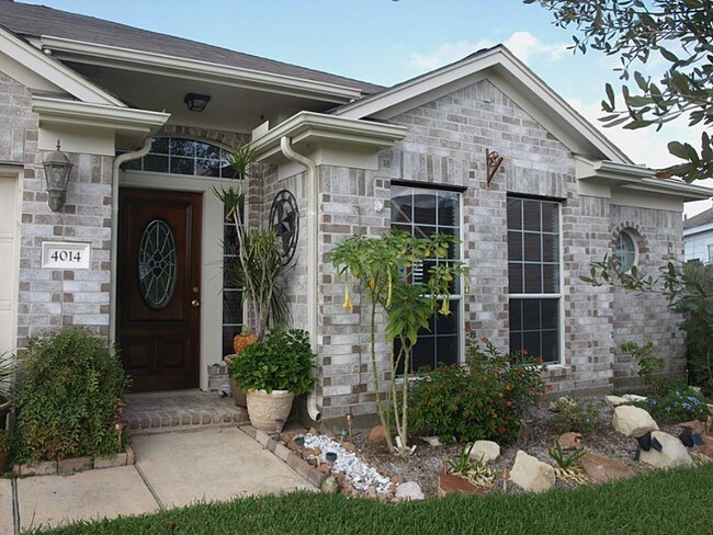 Building Photo - 4014 Yale Square Ct