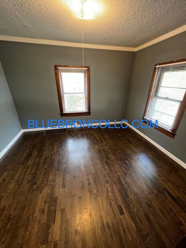 Foto del edificio - Newly remodeled 2 bedroom house, Freshly p...