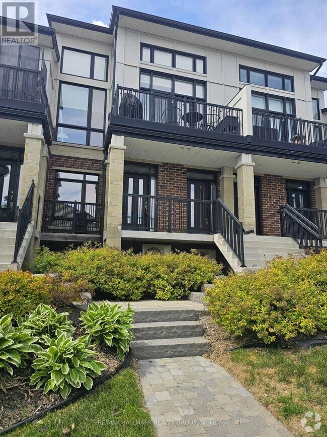 Building Photo - 105 Poplin St