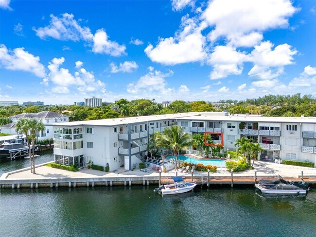 Building Photo - 13105 Ixora Ct