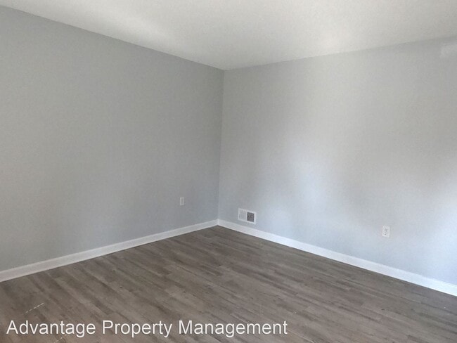 Building Photo - 4 br, 1.5 bath House - 3358 Brockcrest Cv.