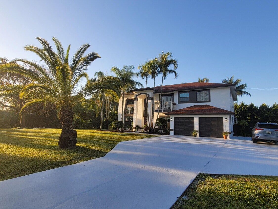 Foto principal - 15130 Temple Blvd