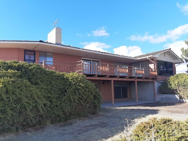Building Photo - 27537 Spur Line Dr