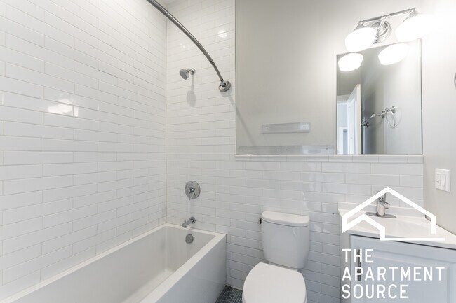 Foto del edificio - 2721 W Division St