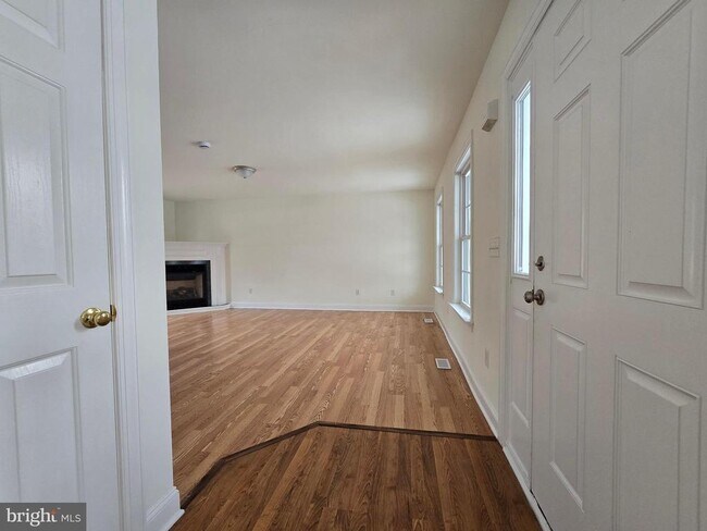 Foto del edificio - 271 Ashton Ct