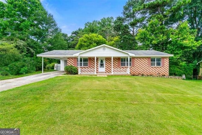 Building Photo - 3027 Lakeridge Dr SE