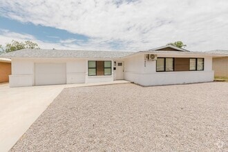 Building Photo - 1409 Crescent Dr