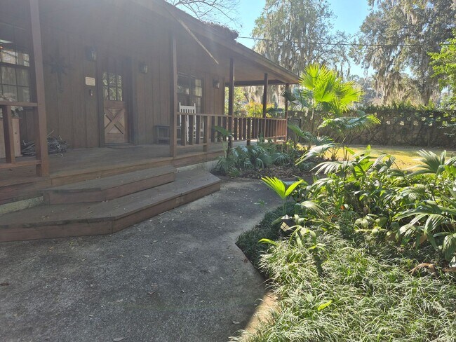 Foto del edificio - Cabin living in the suburbs