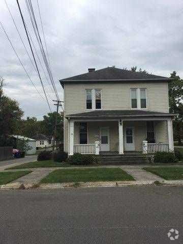 Building Photo - 256 W Sugartree St