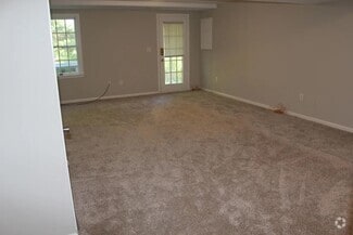 Building Photo - 609 Holly Hill Dr