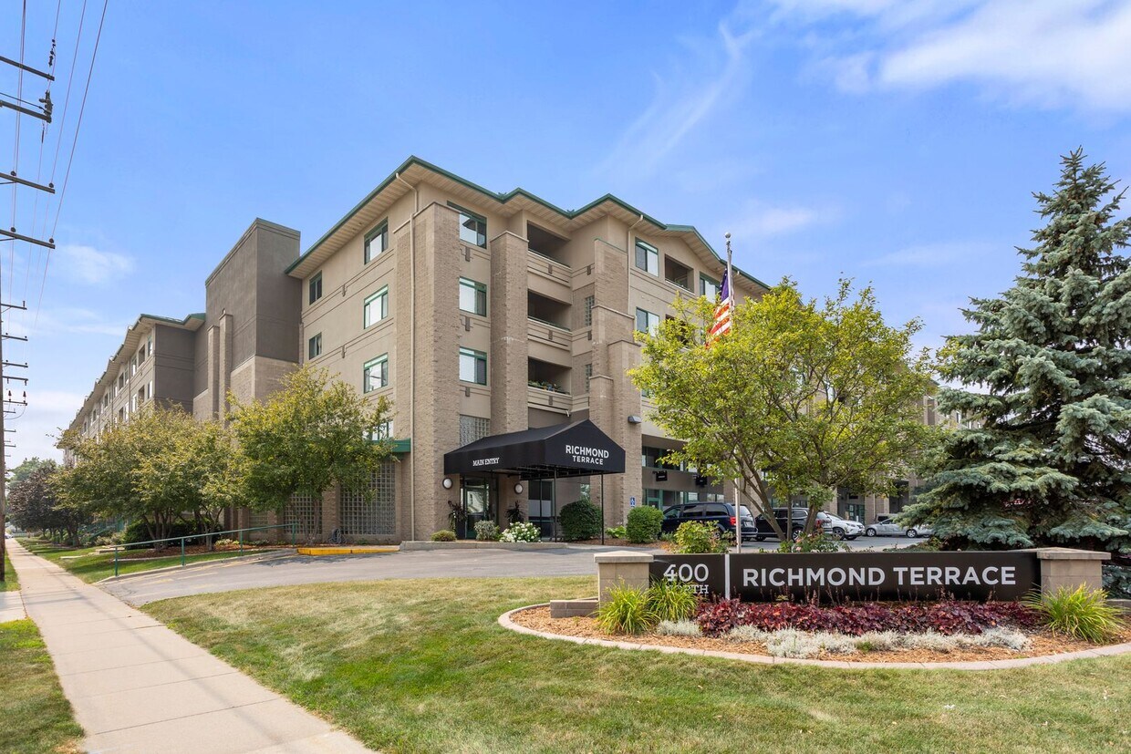 Foto principal - 400 N Richmond St